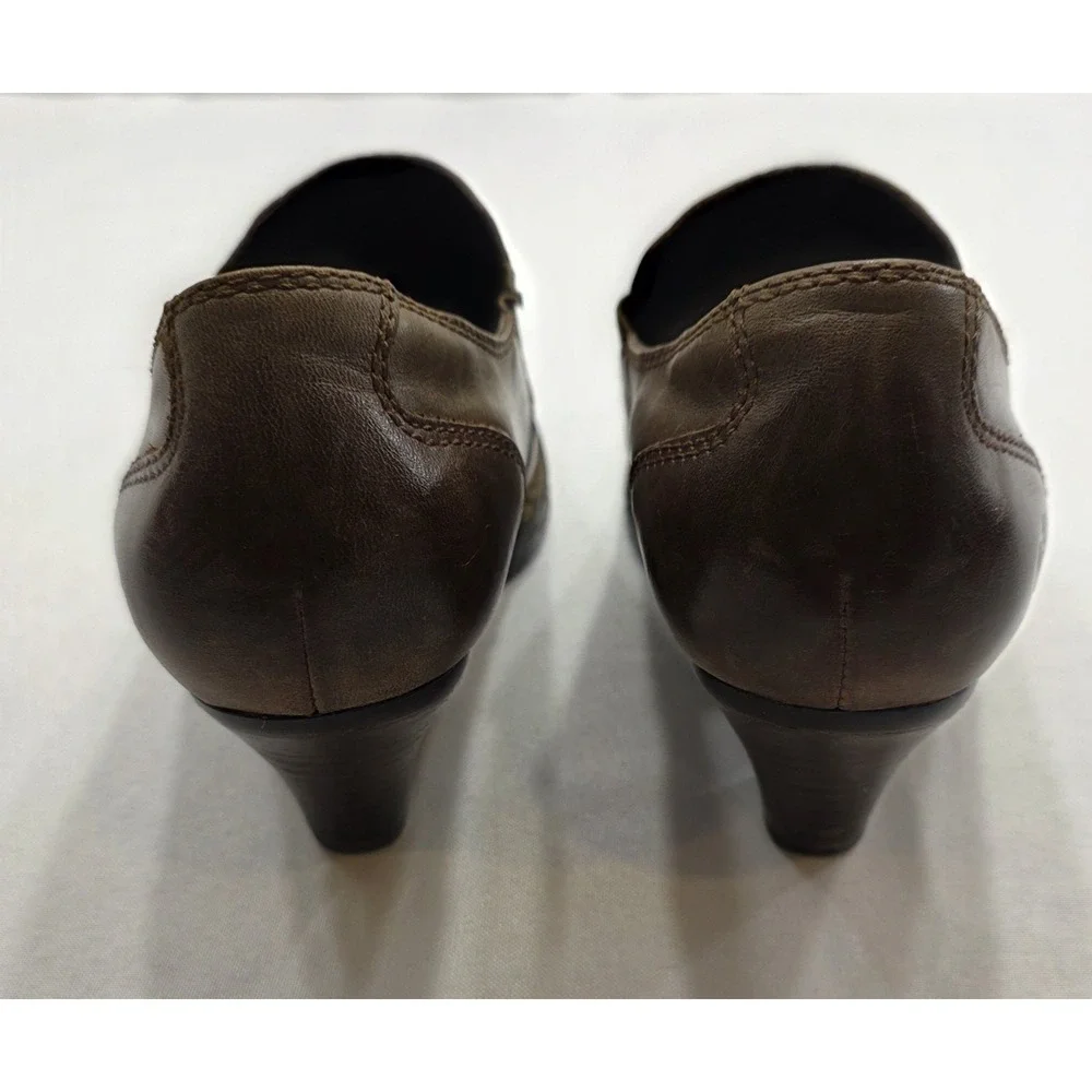 Born Gertrude Women's Brown Leather Bootie. Size 8.5